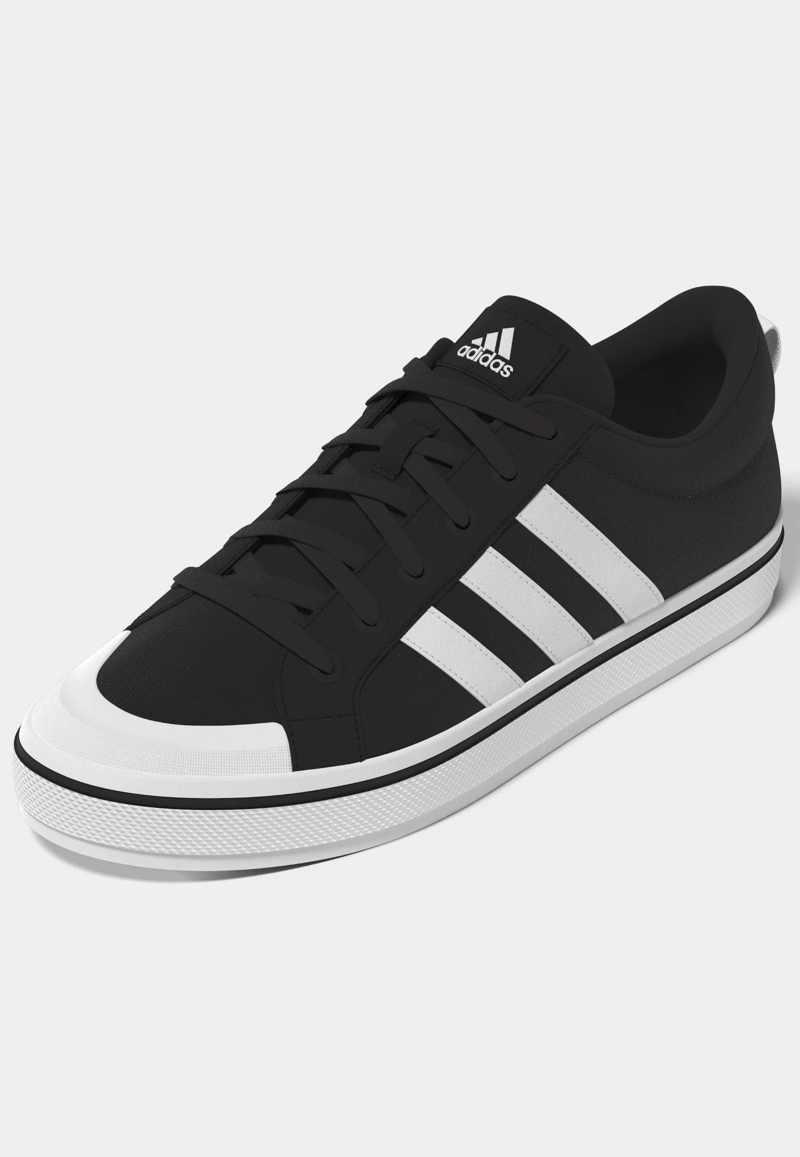 Adidas - Bravada 2.0 Cblack/Ftwwht/Cblack - Shoes