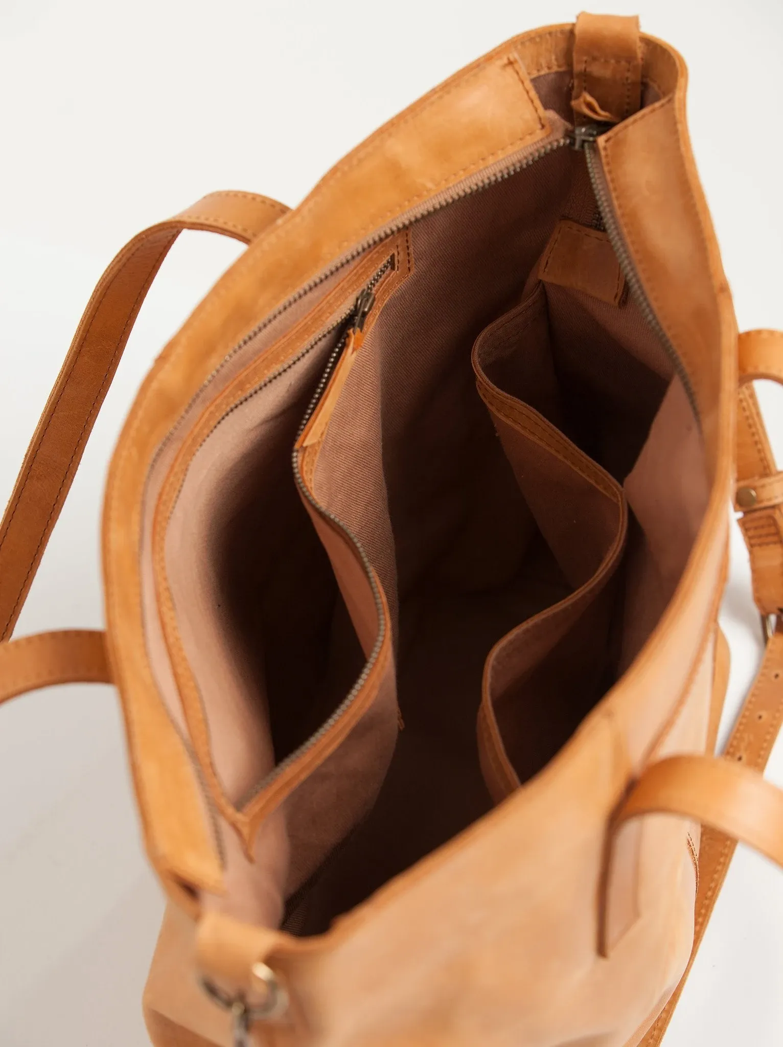 Alem Utility Bag in Cognac