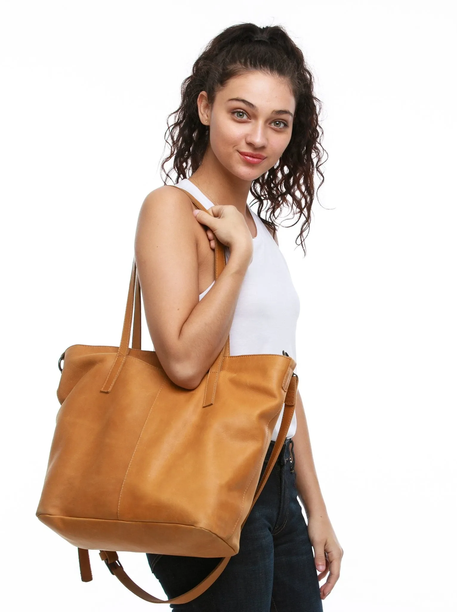 Alem Utility Bag in Cognac