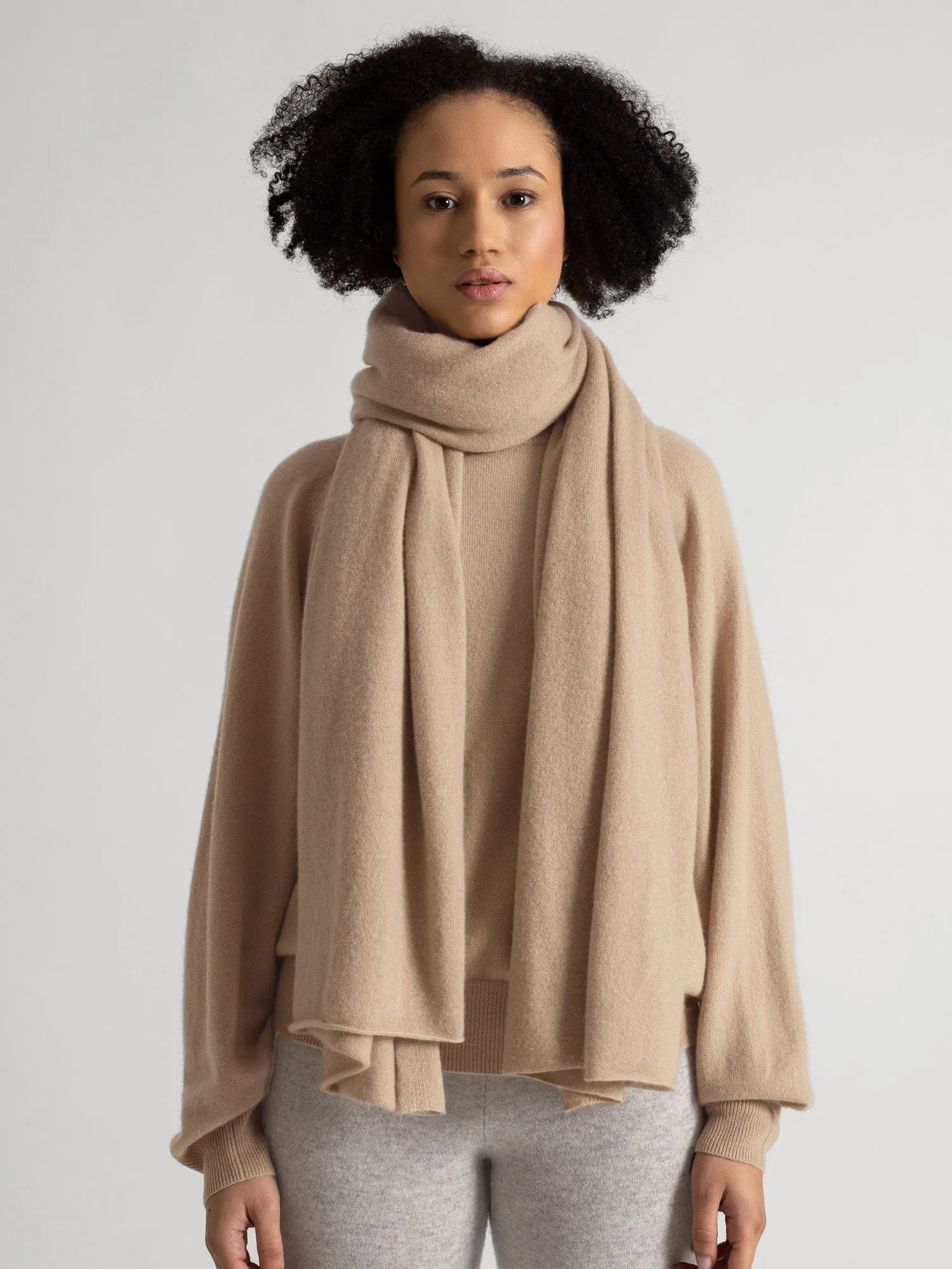 Cashmere scarf "Signature" - sand