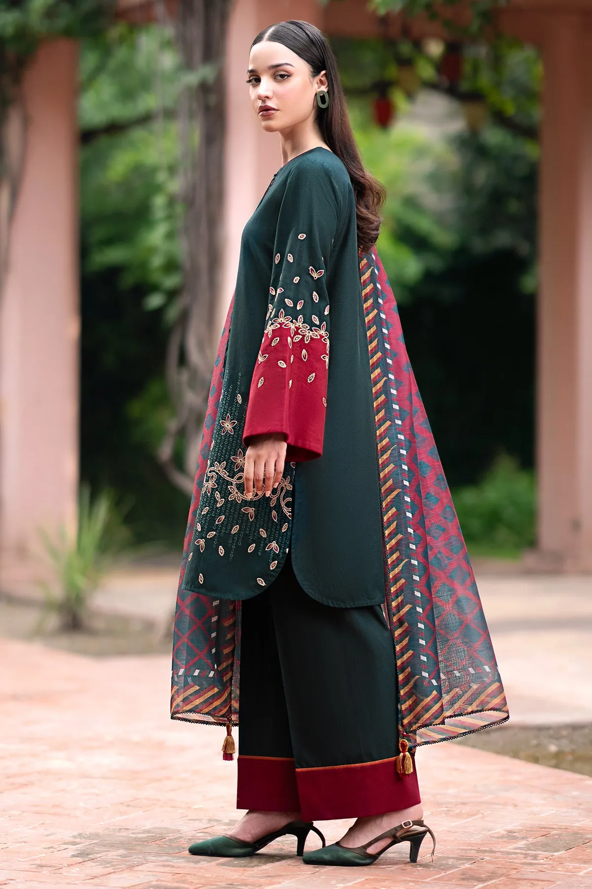 EMBROIDERED KHADDAR UW-0071