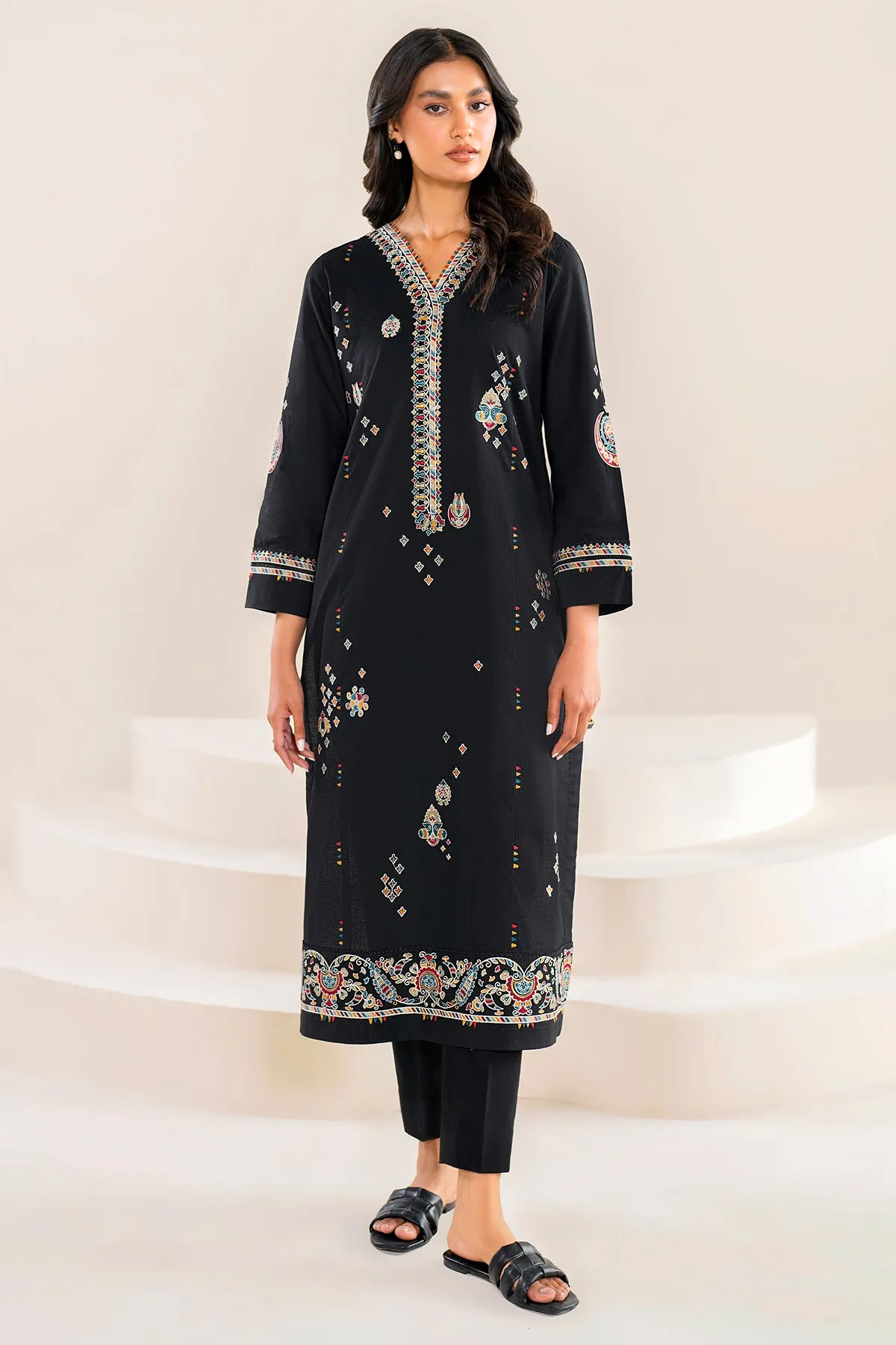 Embroidered Lawn USE-9041