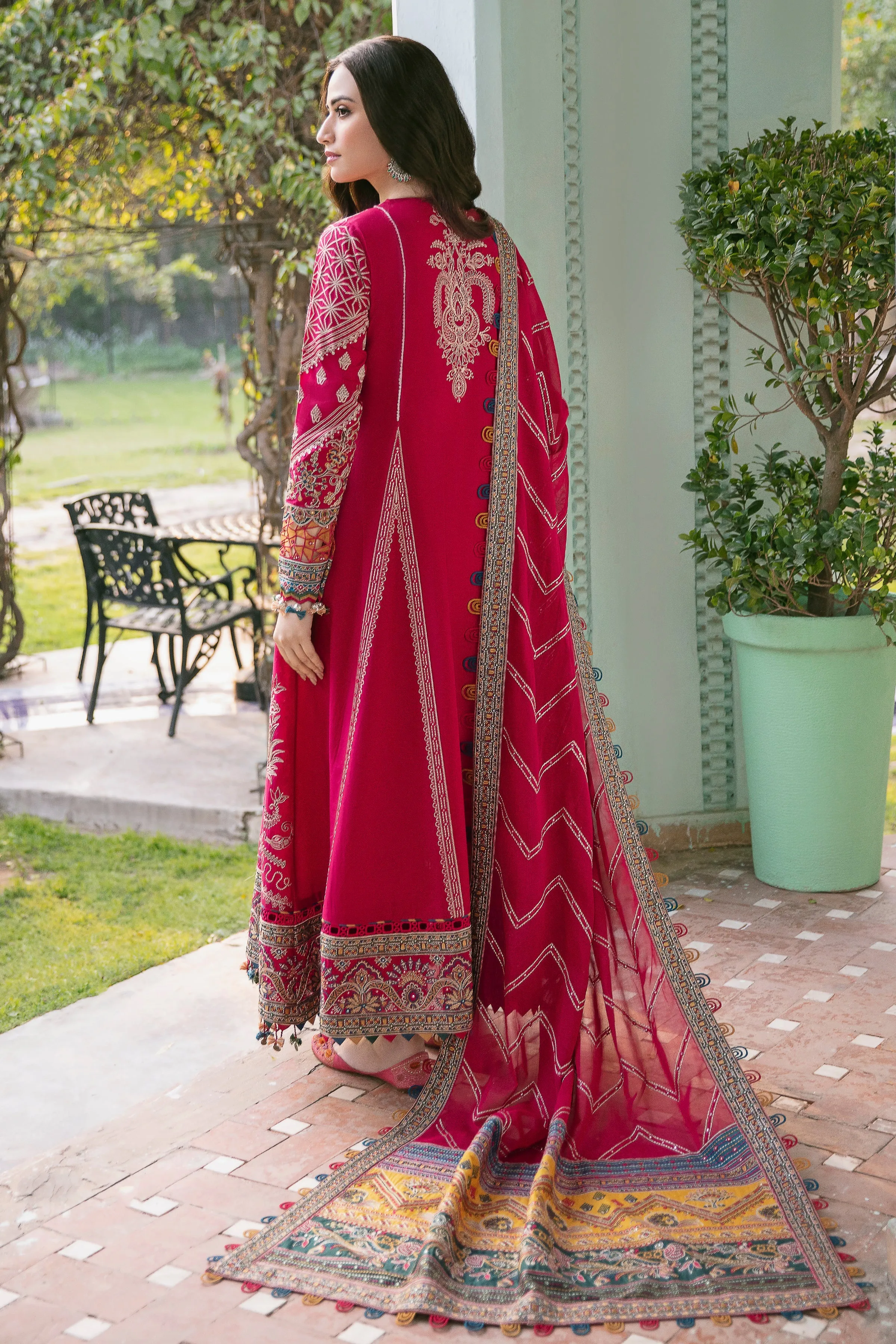 Embroidered Luxury Lawn SL22-D2