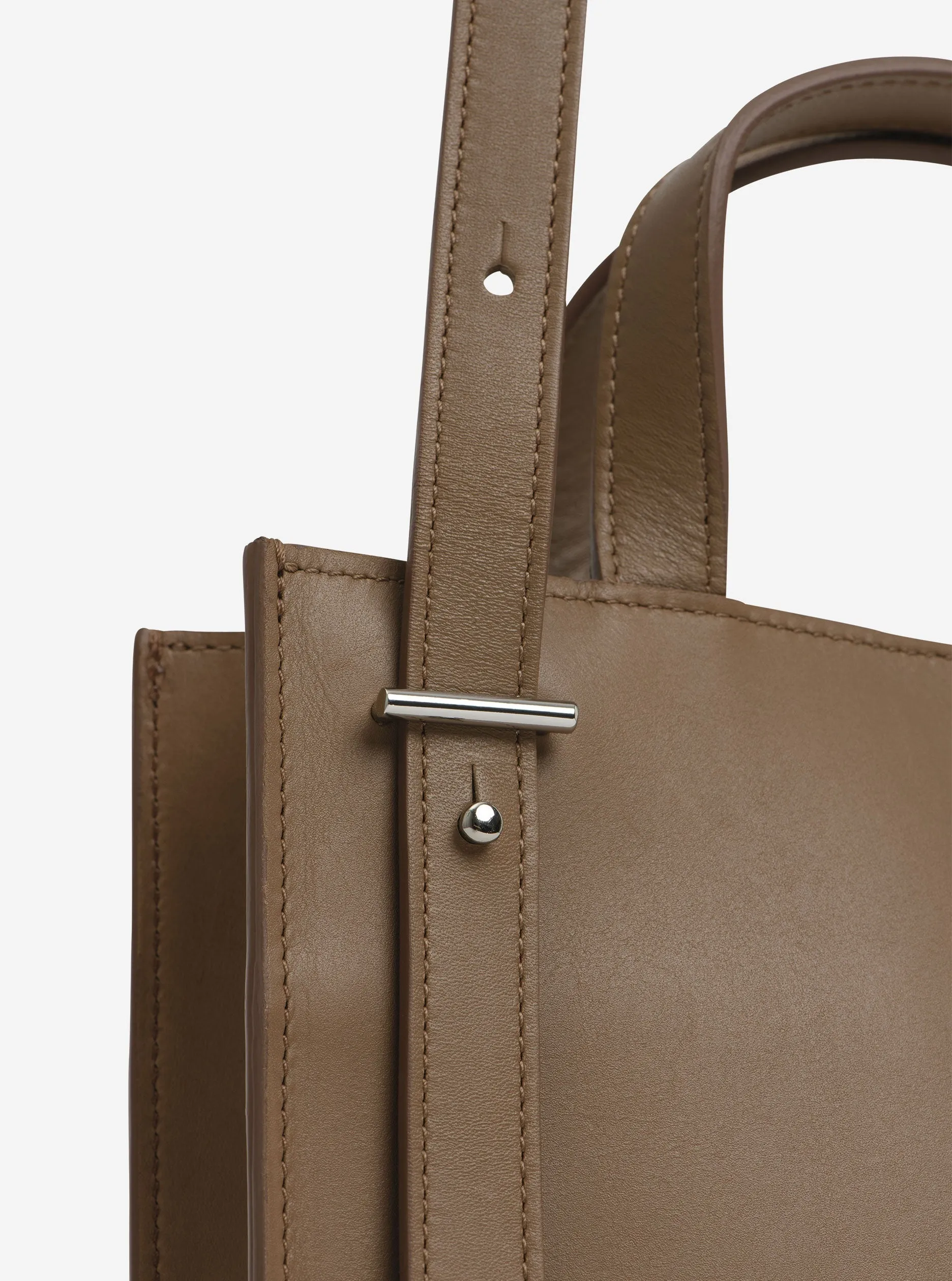 LEATHER SHOULDER BAG "AB 105" IN CASHEW