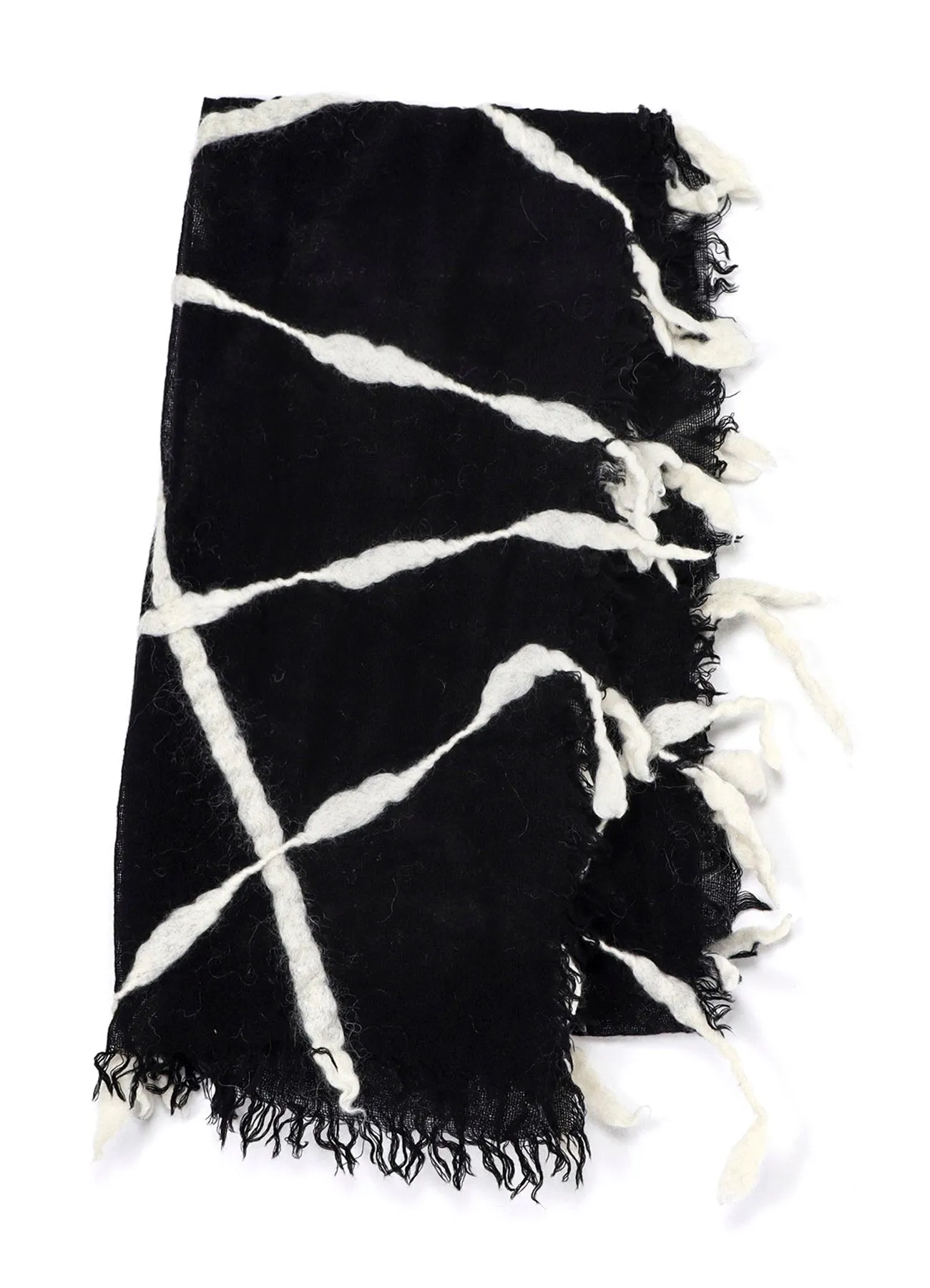 PUNCHING FRINGE SCARF